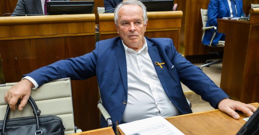 Cakali to vo stvrtok Pellegriniho menovanie Radacovskeho a Kmeca v kalendari chyba