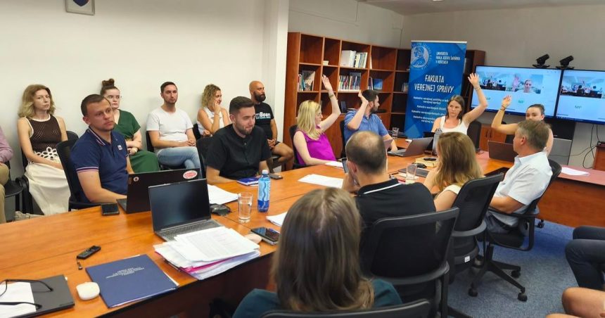 Drahy nabytok protekcia aj reality sou v kancelarii na UPJS sa ostro bojuje o miesto dekana