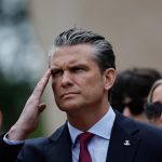 Hegseth v Normandii kritizoval Europu a vyzval ju aby sa postavila proti migracii