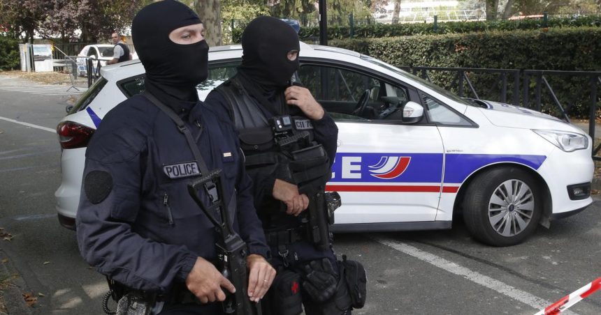 Policajt v Kalifornii postrelil kolegu pri nevhodnom zartovani so zbranmi