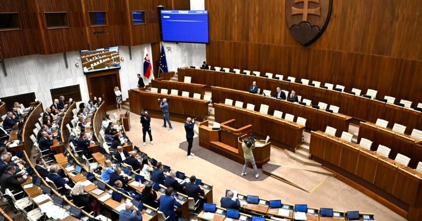 Poslanci doteraz v tomto roku schvalili 45 zakonov z toho dva v zrychlenom rezime