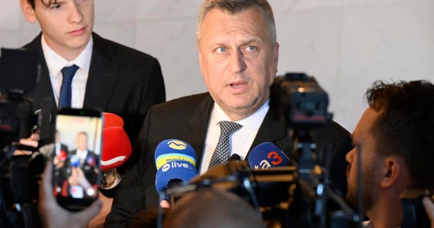 SNS si kladie dalsiu podmienku Rozpocet nepodpori ak dochodky ludi nad 90 rokov nestupnu