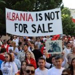 V Albansku sa protestovalo proti dalsiemu luxusnemu stavebnemu projektu