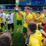 Vitazna rozlucka s trenerom Futbalisti Ziliny oslavuju triumf v Cesko slovenskom pohri
