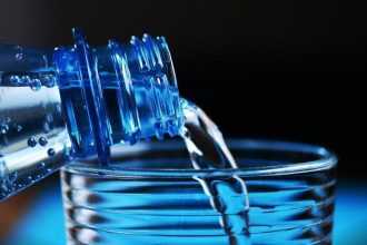Z trhu stiahli dve sarze dojcenskej vody Lucka obsahovali koliformne bakterie