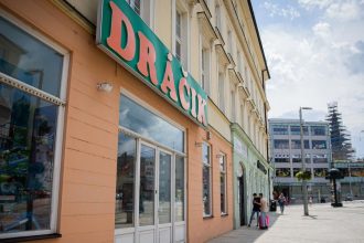 najhorsiy vysledok za desat rokov a prepustanie dracik slabne pochybne prispevky sa stale zvysuju