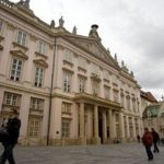 Cast Zakona o Bratislave pozb uchovava ucinost Volebne obvody sa urcia proporcionalne k poctu obyvatelov