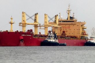 Iran poziadal husov o pripravu uzavretia trasy cez Cervene more