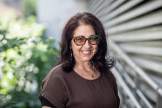 Marci Shore Uprimne nerozumiem tomu ako moze niekto v strednej Europe sympatizovat s Putinom