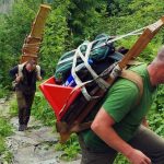 Na vlastnych chrbtoch nosia do hor tazke kusy dreva chcu aby sa turisti citili bezpecne
