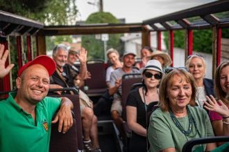 Niekolko hodin niekolko pivnic a niekolko poharov vina Aky je Vecer s Racanskou lokalou