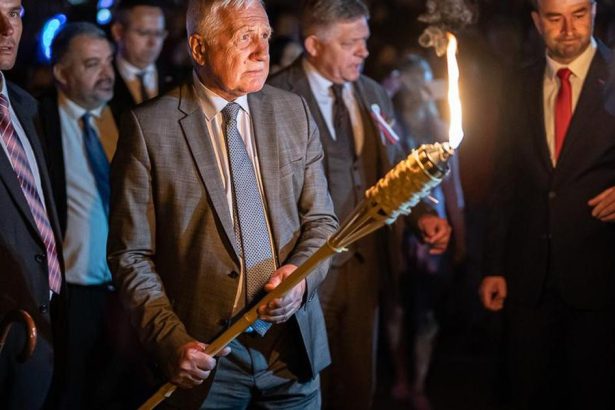 Oslavy zvrchovanosti Kamenicky dal kolegovi zo Smeru vyse 113tisic vystupi rovnaka skupina ako na Devine