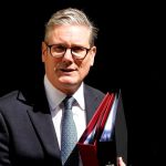 Starmer v prvom rozhovore po oznameni rezignacie varoval svojho nastupcu