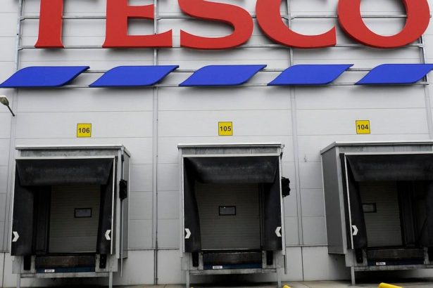 Tesco udajne zvazuje predaj prevadzok v oblasti Strednej Evropy