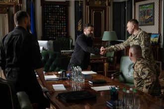 Ukrajinski vojacki vitaju zmenu vo veleni armady dufaju aj v navrat exministra Fedorova