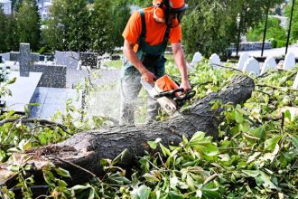 V Humennom pokracuju v odstranovani nasledkov burky zaznamenali skody na budovach