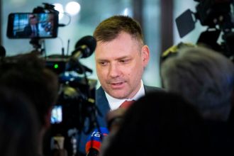 Vlastnictvo a sprava lesov v narodnych parkoch plne prechadzaju pod narodnne parky uviedol Taraba