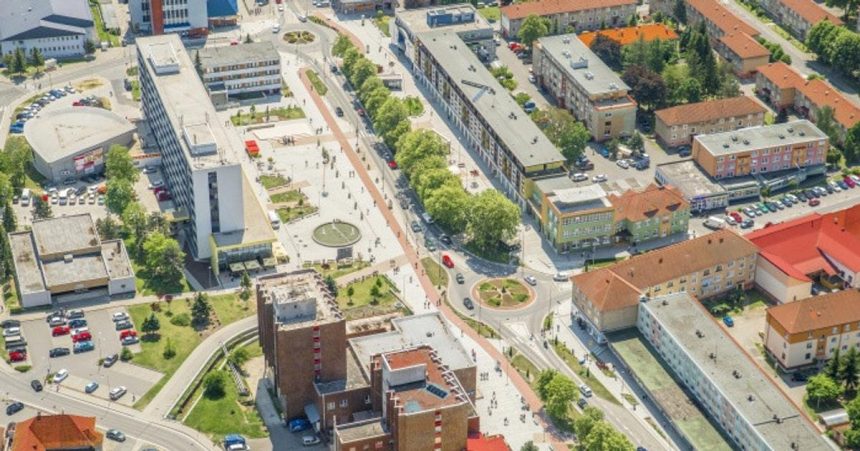 Vo Vranove nad Toplou prebieha oprava namestia pred Domom kultury za viac ako 200tisic eur