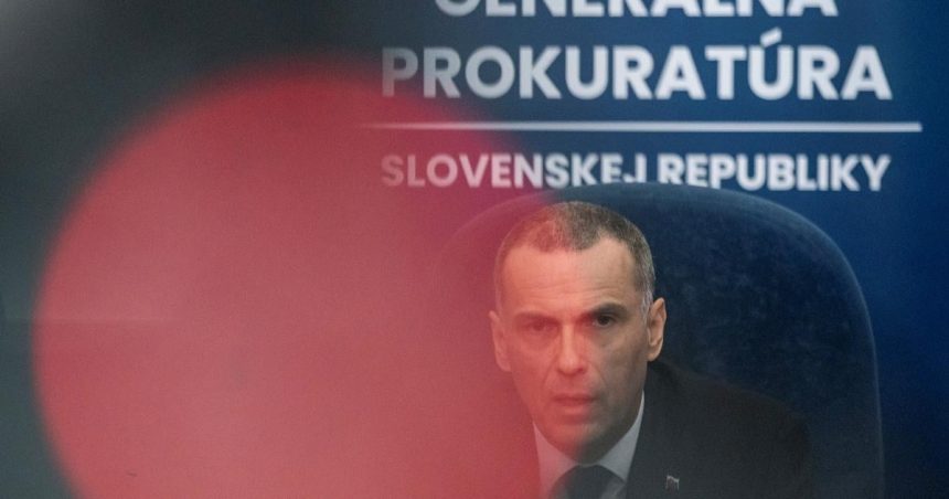Zilinka pokracuje v kritike vlady Reakcia statu na danove podvody sa nadalej oslabuje ukazal na udajoch