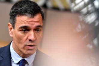spanielsky premier sanchez navstivil oblast zasiahnutu rozsiahlym lesnym poziarom