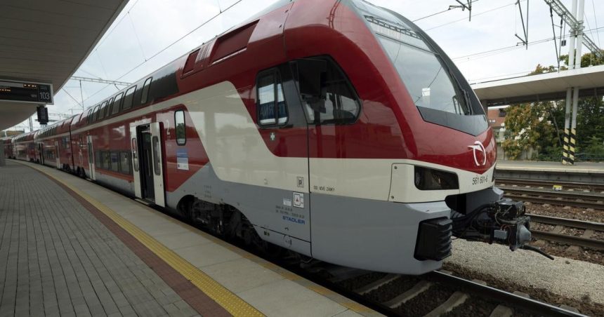 stredajsie zrusenia a meskanya viacerych vlakov na zapade sposobil had