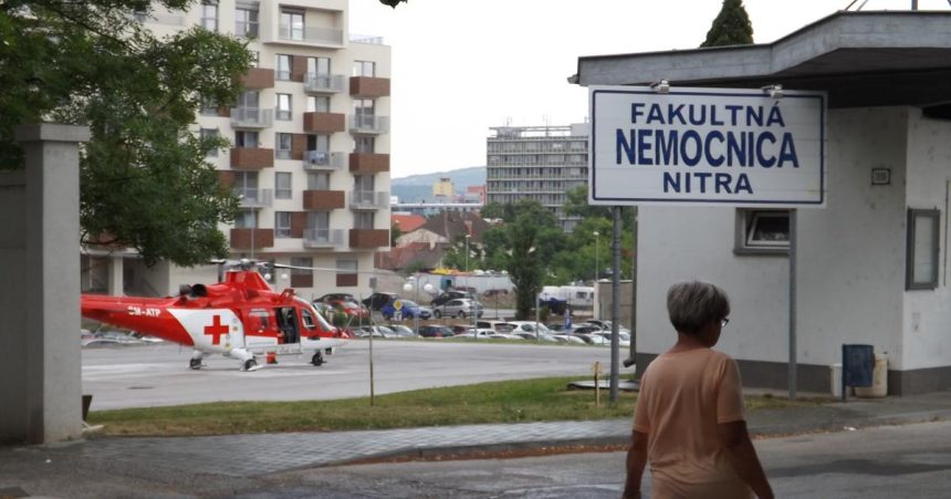zachranari pristavaju uz roky v provizornych podmienkach statnej nemocnici chyba heliport pomoct by mala zupa