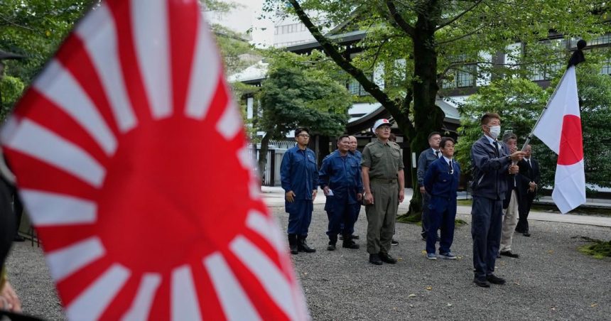 Japonsky minister obrany navstivil kontroverznu svatynu Jasukuni