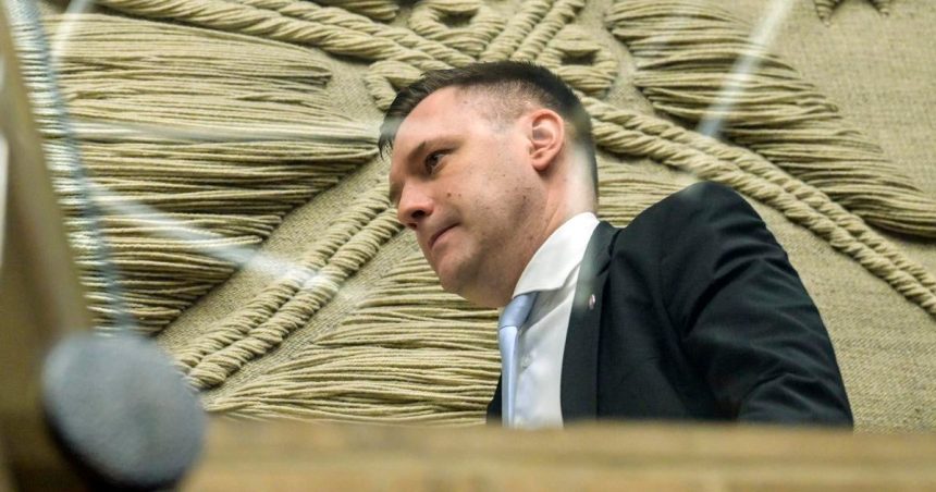 Koalicia musi zacat setrit na sebe tvrdi minister Taraba Pripravil usporne opatrenia v sprave statu