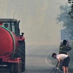 Lesny poziar na greckom ostrove Skyros ohrozil obytne oblasti