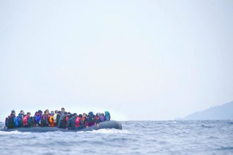 Menej lodi viac mrtvych Burky menia cestu migrantov cez Stredozemne more na boj o prezitie