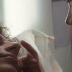 Nedavno bojoval na lade teraz bojuje o laske Adam Kubala vo filme Milovnik nie bojovnik