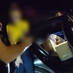 Policajti zadrzali vykradacov balikomatov Muz a zena mali pri sebe drogy