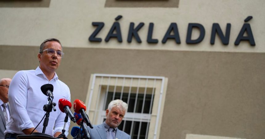 Rezort prace pripravuje balik opatreni proti zaskolactvu chce prisnit aj pravidla pre davky