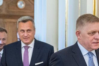Robil pod Ftacnikom aj Drobom V boji o post bratislavskeho zupana koalicia nasadzuje predsedu okresneho Hlasa