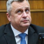 SNS navrhne pravomoc parlamentu odnat statne vyznamenania
