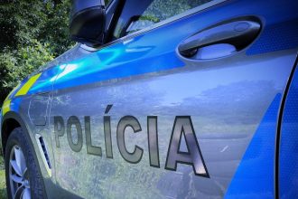 Skuter sa zrazil s bicyklom cyklista skoncil v nemocnici Policia hlada druheho vodica
