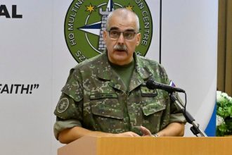 Slovensky general Kralik odovzdal velenie mnohonarodnej divizie NATO