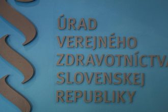 Urady varuju pred nevhodnou servirovaciou lyzicou z Ciny