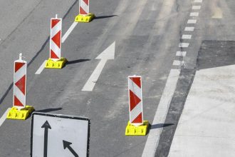 Uzavretie vyjazdu z Karlovej Vsi na most Lanfranconi