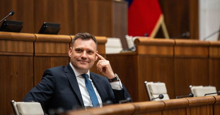 Vlastnictvo a sprava lesov v styroch narodnych parkoch prechadza plne pod narodnye parky
