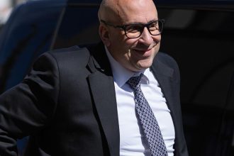 minister Raz a zeleznice podpsali zmluvu o dokumentacii obnovy Hlavnej stanice v Bratislave
