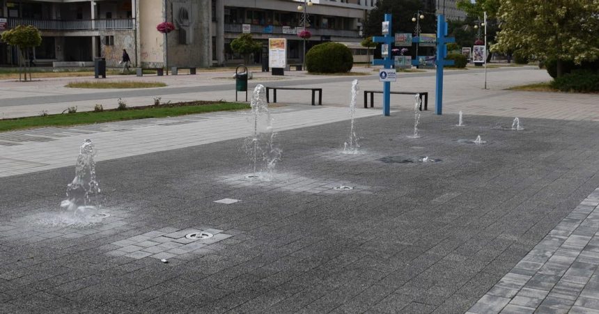pri poruche uniklo z fontany viac nez 400 kubikov vody pitna voda v nej je luxus tvrdia poslanci