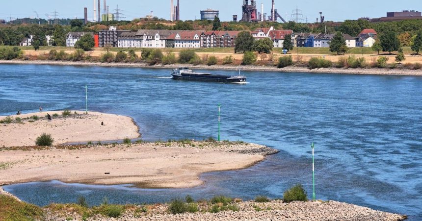 ryn klesol na historicky nizku uroven poskodzuje to priemyselnu vyrobu