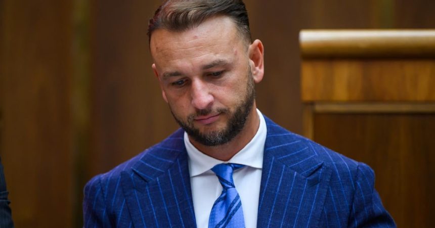 utaj Estok planoval oznamit nahvrh na zmenu ustavy na tlacovku vsak napokon neprisiel