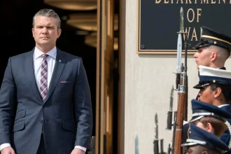 Americký minister obrany chce výrazne znížiť počet najvyšších vojenských veliteľov