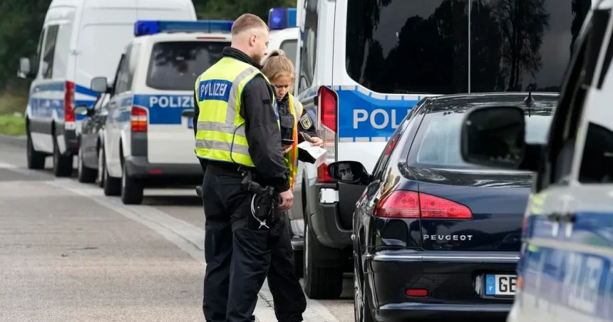 Autobus s turistami smerujúci do cieľa sa stal terčom útoku