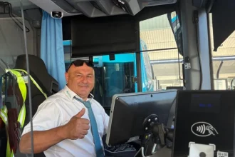 Autobus sa dobíja v noci, prejde tristo kilometrov