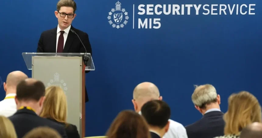 Britská kontrarozviedka MI5 varovala vedcov pred hrozbou špionáže
