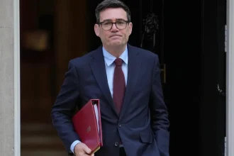 Britský premiér je pripravený konať v súvislosti s aktuálnou situáciou