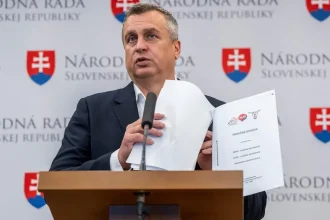 Danko neustupuje od odvolávania Tarabu, predčasné voľby nazval fór